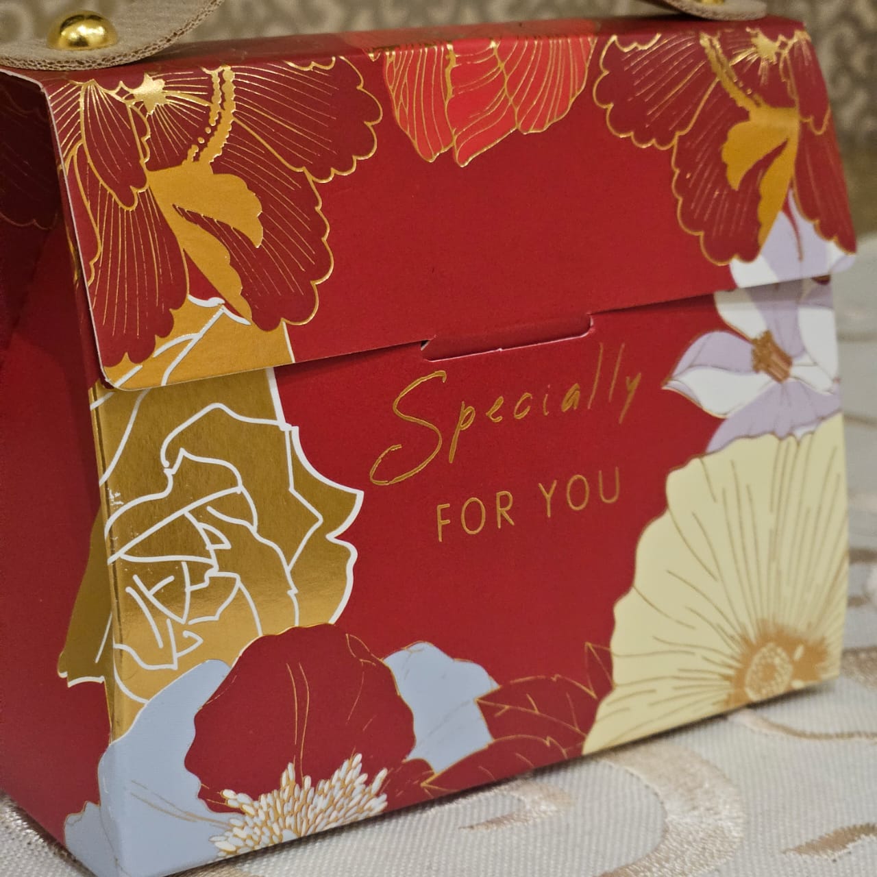 Gift box hotsell for handbag