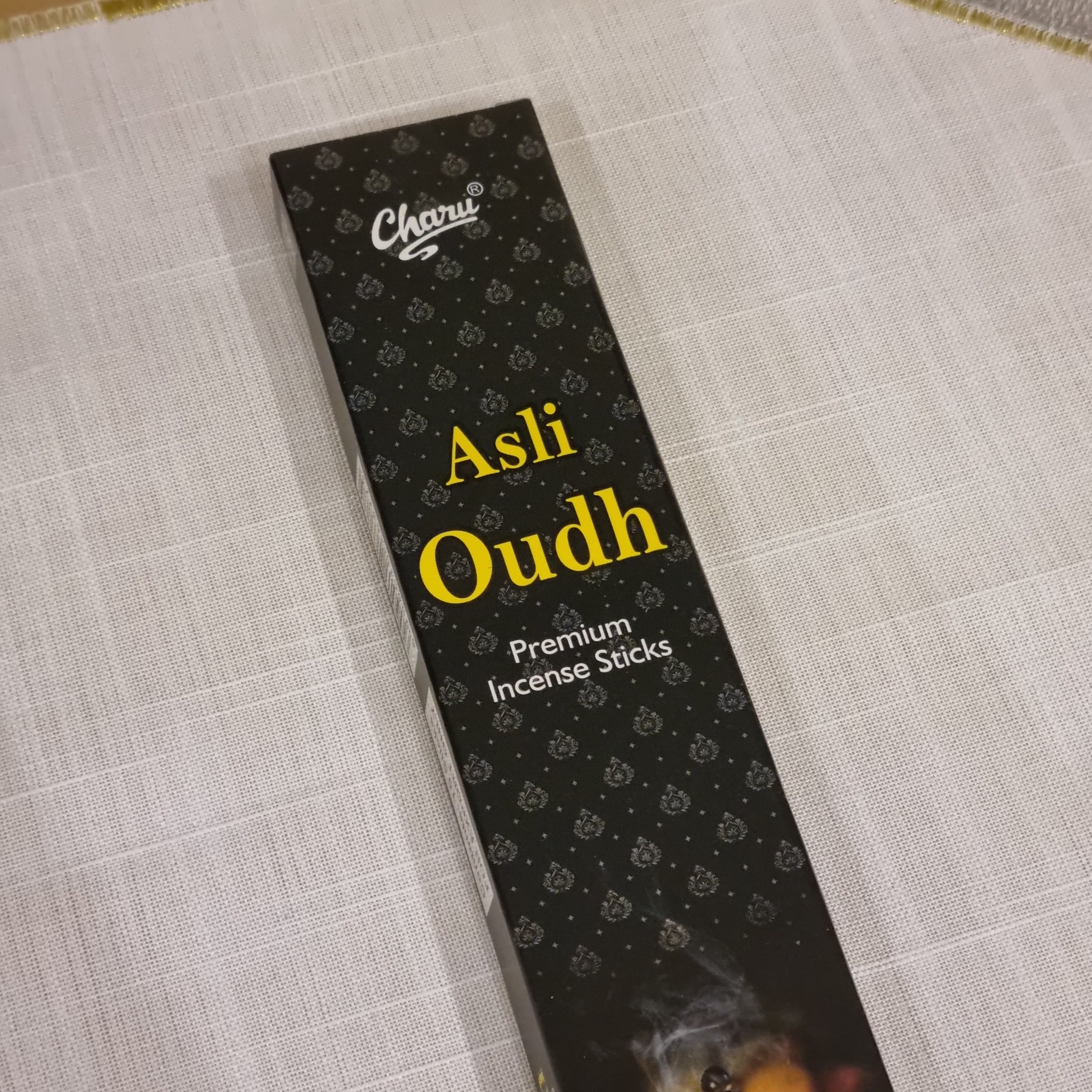 Charu Asli Oudh Incense Sticks (Agarbathi) 20s