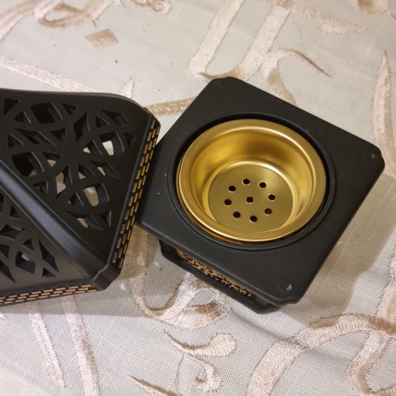 Magnetic Pyramid Dome Oud Burner with Calligraphy